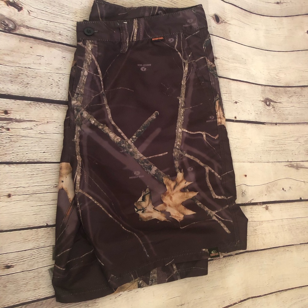 Mossy Oak Hybrid Camo Shorts 36